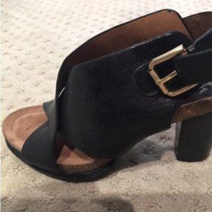 Sofft sandal heels 6 1/2 - brand new, never worn.